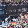 Joachim Low a adus un omagiu sutelor de mii de oameni reuniti la Berlin